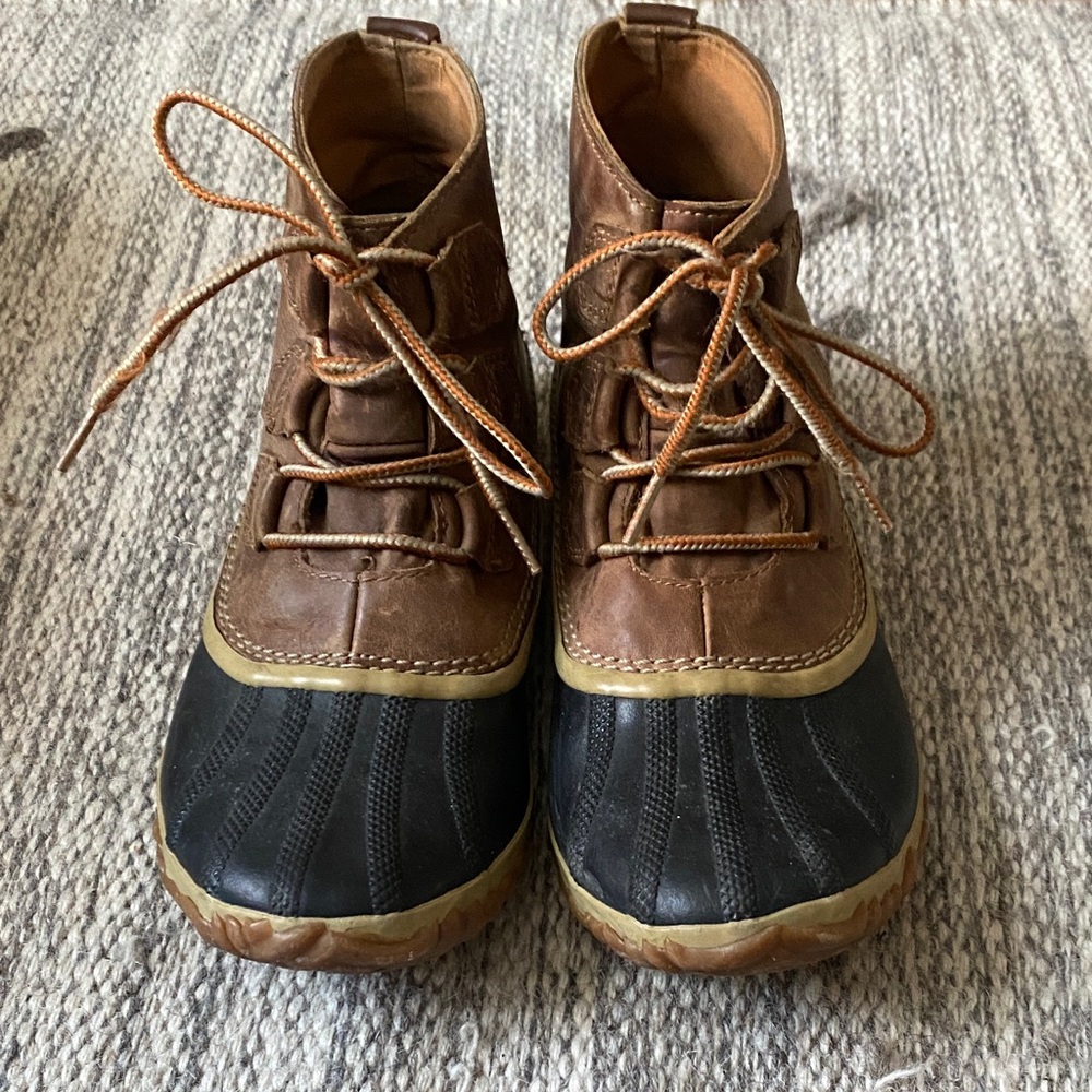 Sorel Out N About 679 waterproof duck boots